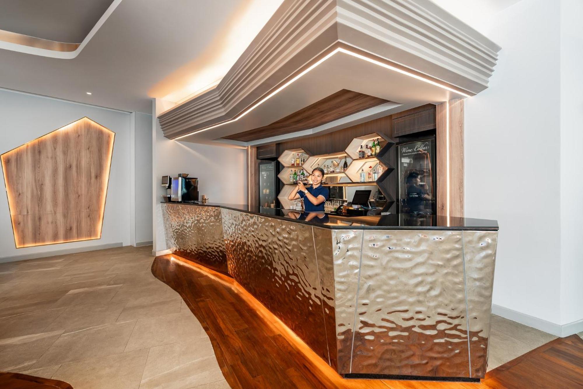 Amora Beach Resort Phuket Бангтао-Біч Екстер'єр фото