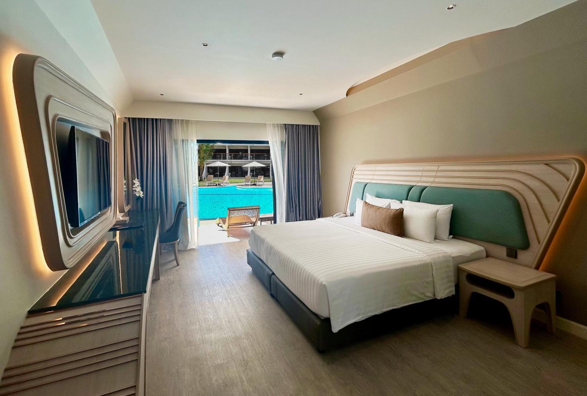 Amora Beach Resort Phuket Бангтао-Біч Екстер'єр фото