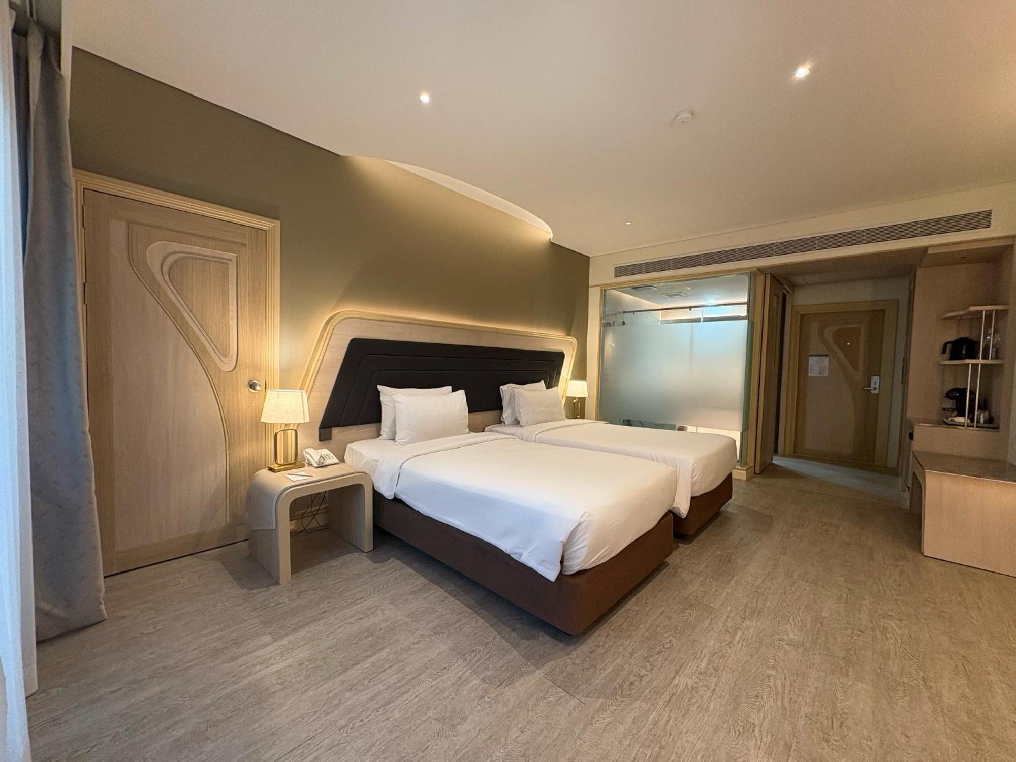 Amora Beach Resort Phuket Бангтао-Біч Екстер'єр фото