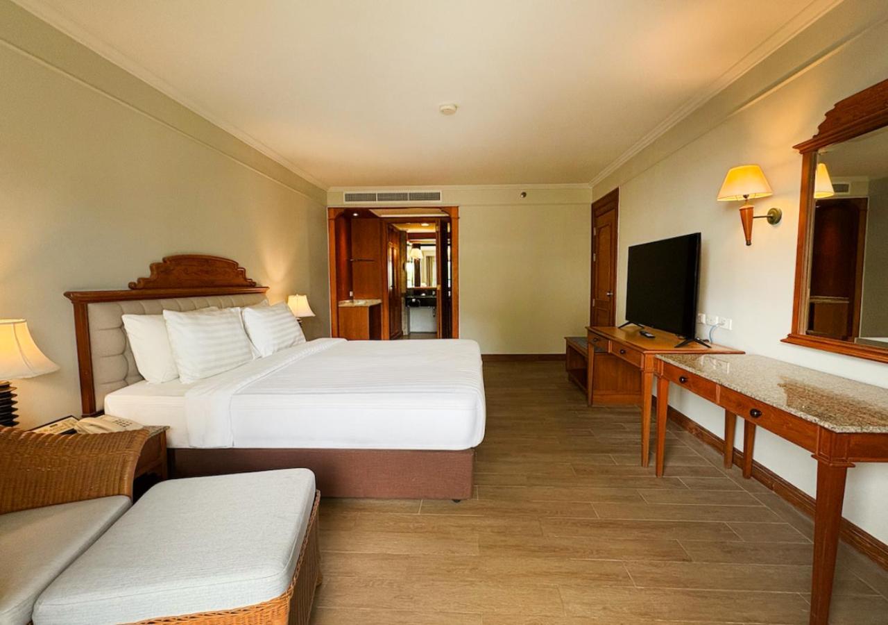 Amora Beach Resort Phuket Бангтао-Біч Екстер'єр фото