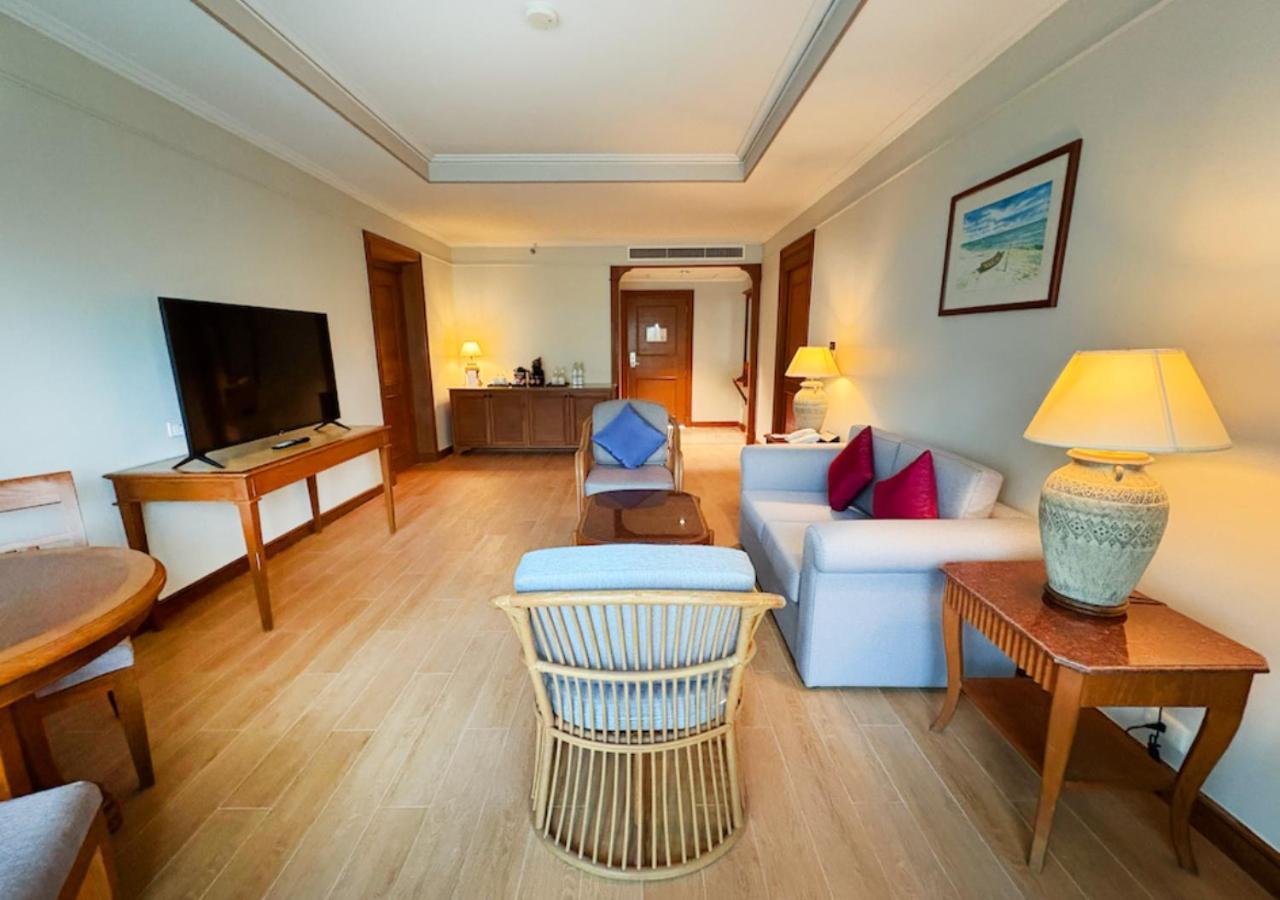 Amora Beach Resort Phuket Бангтао-Біч Екстер'єр фото